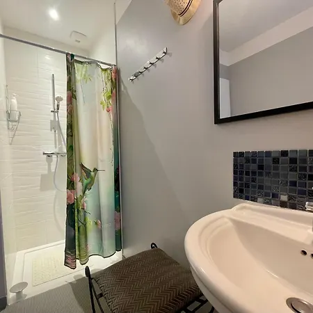 فندق مبيت وإفطار D Hotes Du Vallon 3*