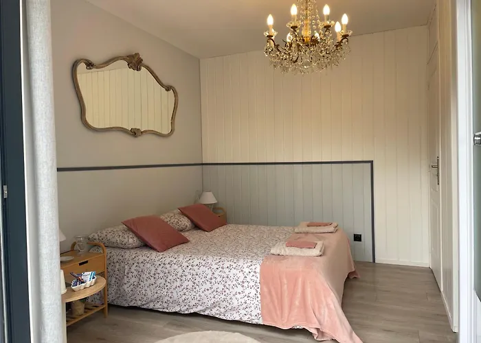 D Hôtes Du Vallon 3*